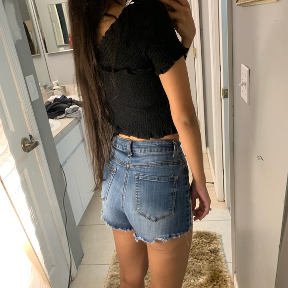 Off-The-Shoulder Crop Top - Picture 2 of 3